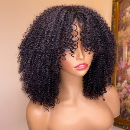 Perruques en cheveux naturels bouclés et frisés avec une frange