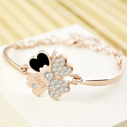 Bracelet polyvalent en or rose avec trèfle à quatre feuilles à la mode pour femmes