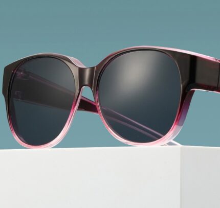 Lunettes de myopie à la mode pour hommes. Lunettes de conduite tendances pour hommes